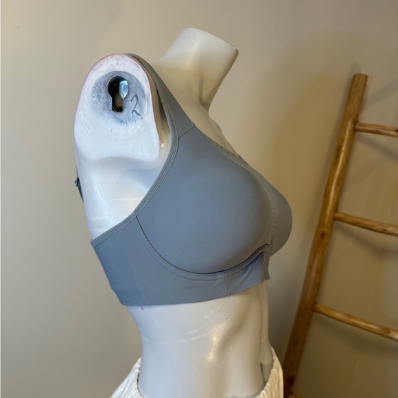 Lululemon Run Times Bra *High Support D34
Blue Cast - Picture 5 of 9